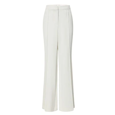 Elegants pantalons blancs amb cames acampanades